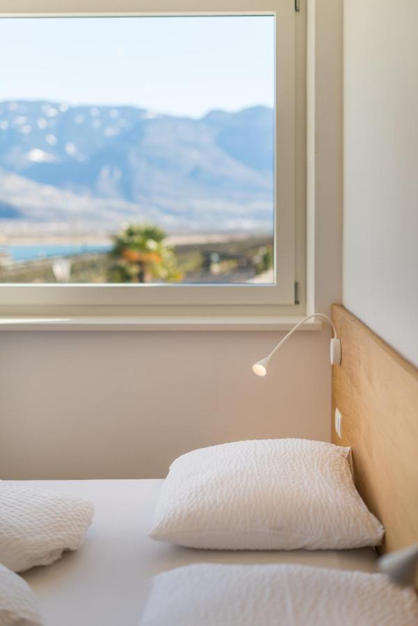 Bed and Breakfast Roesslhof Caldaro Esterno foto