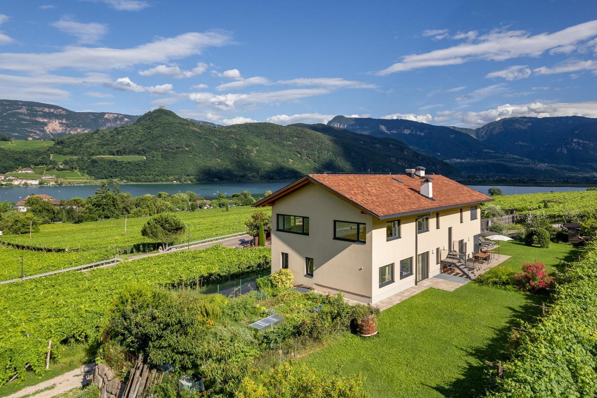 Bed and Breakfast Roesslhof Caldaro Esterno foto